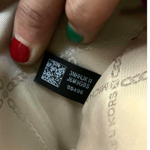 MICHAEL KORS, LARGE BROWN SIGNATURE LEATHER SHOULDER BAG - Picture 16 of 16